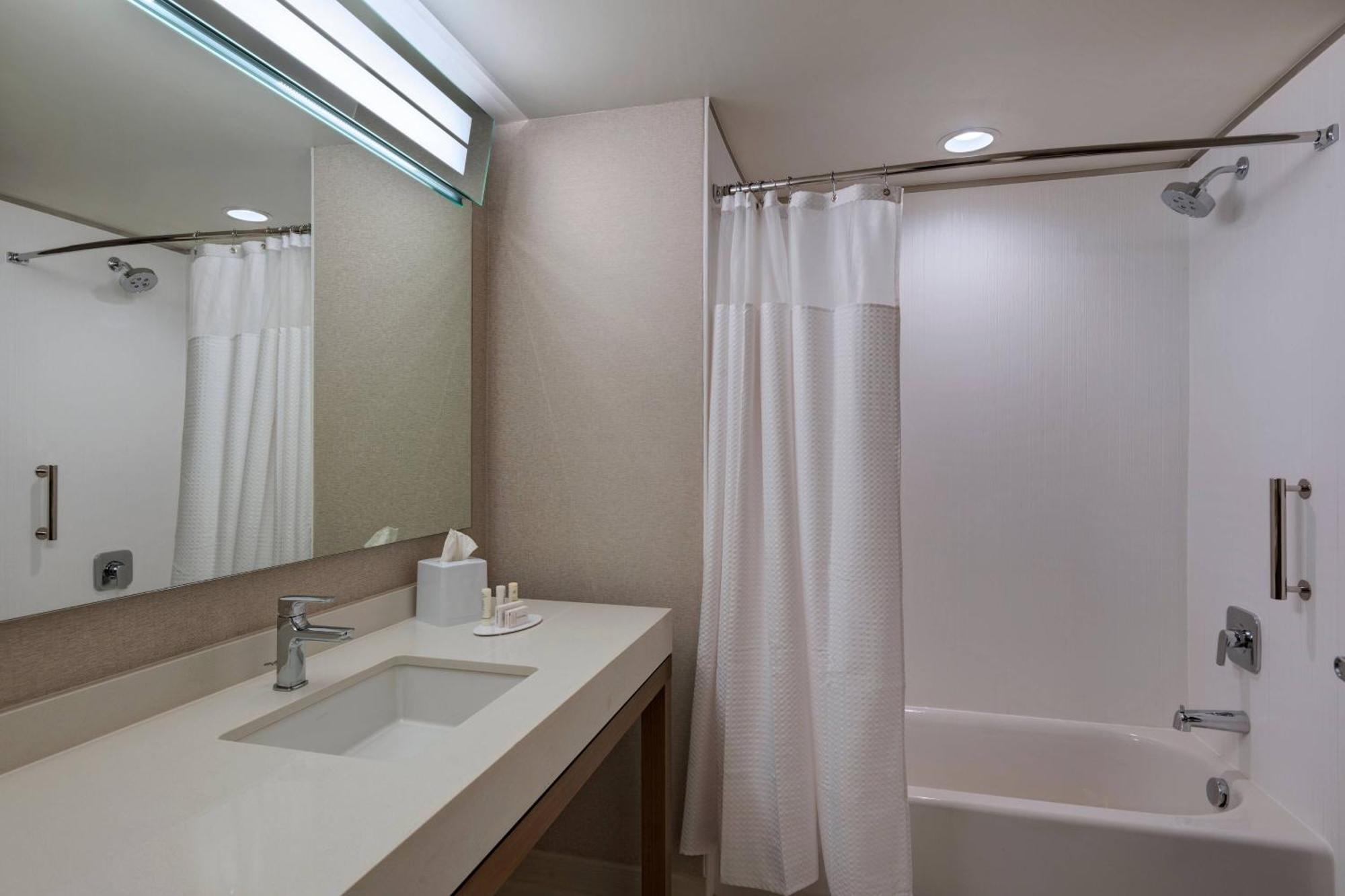 Courtyard By Marriott Jackson Madison Hotel Exterior photo