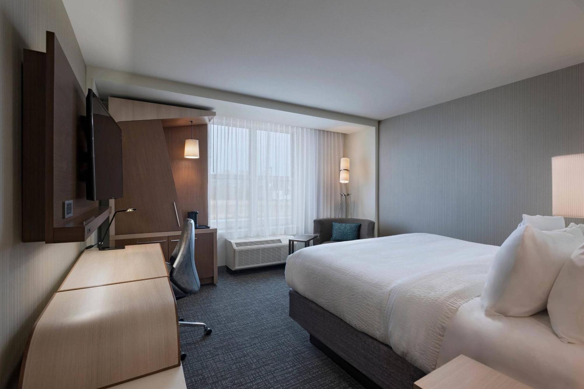 Courtyard By Marriott Jackson Madison Hotel Exterior photo