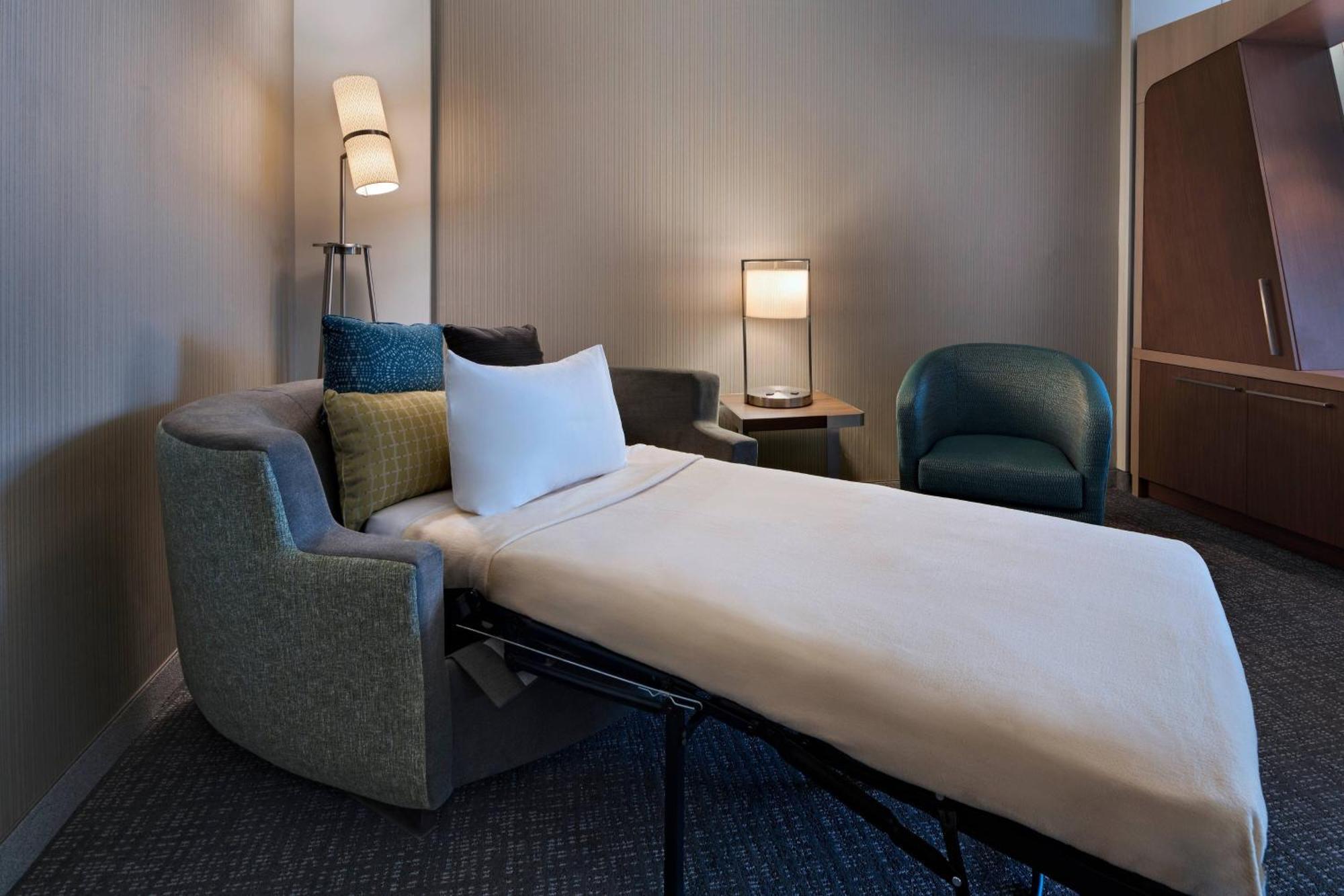 Courtyard By Marriott Jackson Madison Hotel Exterior photo