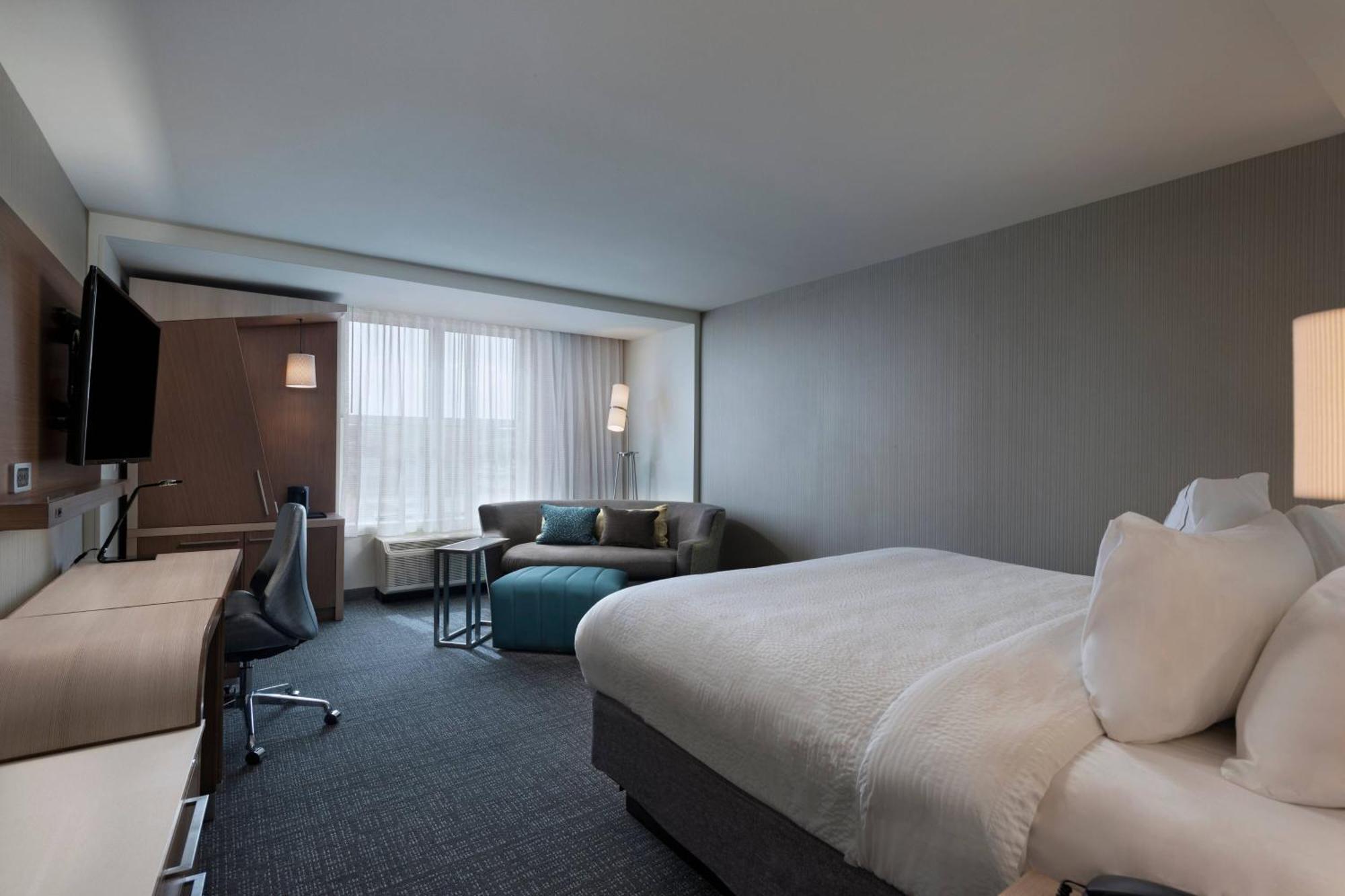 Courtyard By Marriott Jackson Madison Hotel Exterior photo
