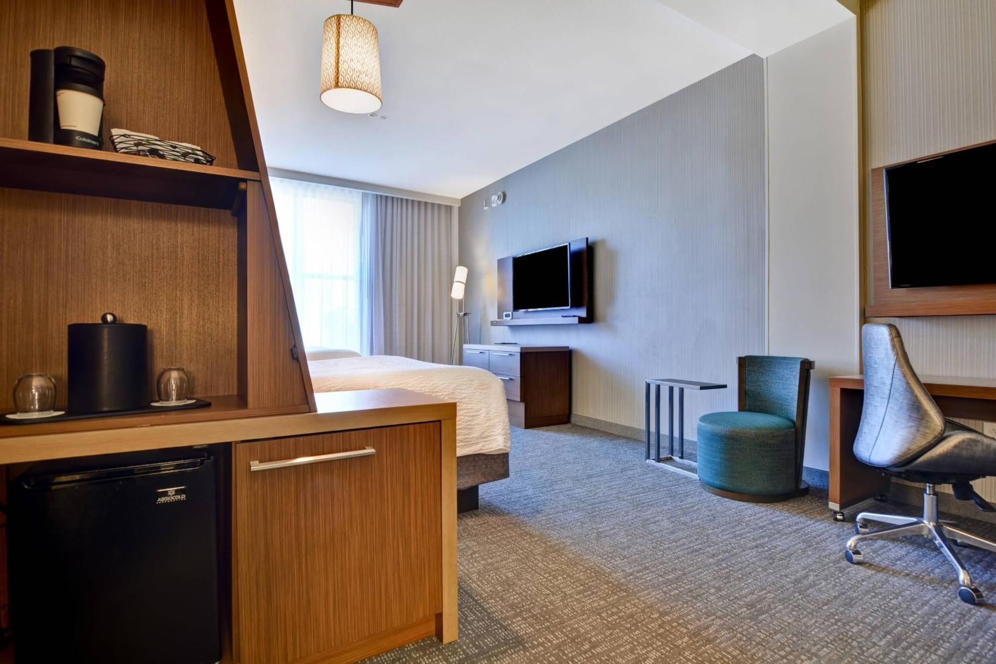 Courtyard By Marriott Jackson Madison Hotel Exterior photo